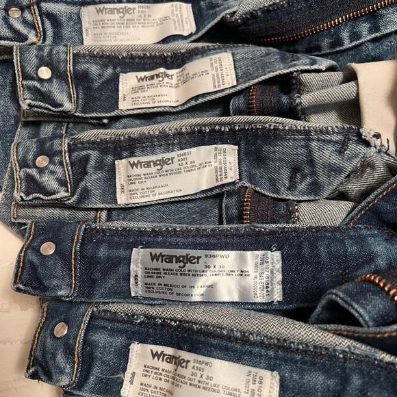 (5) Wrangler’s Cowboy Cut Jeans - Picture 2 of 2